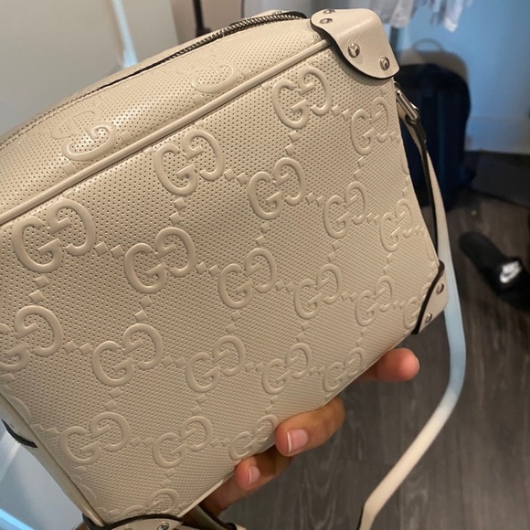 Off White Gucci crossbody messenger bag. - Picture 2 of 4